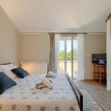 Lasa Villa *